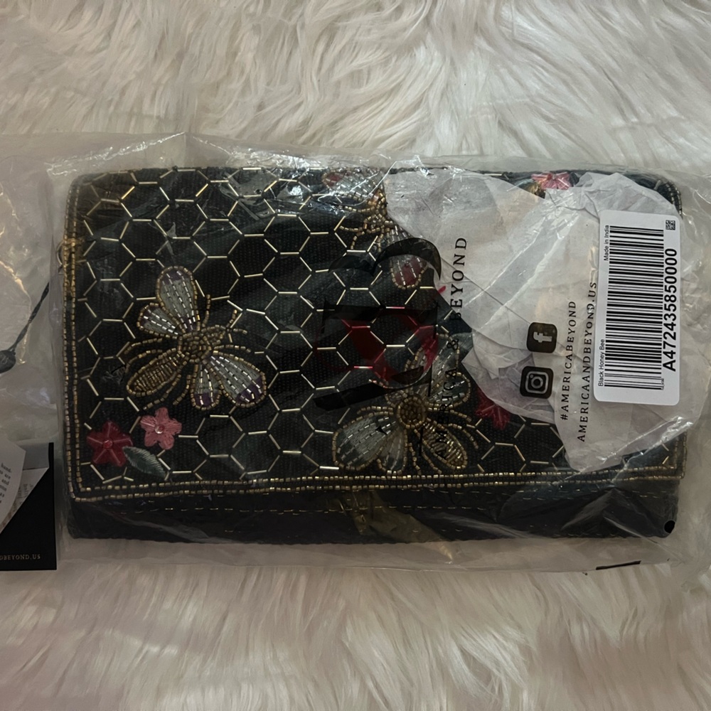 *NWT* America & Beyond Black Honey Bee Crafted Clutch